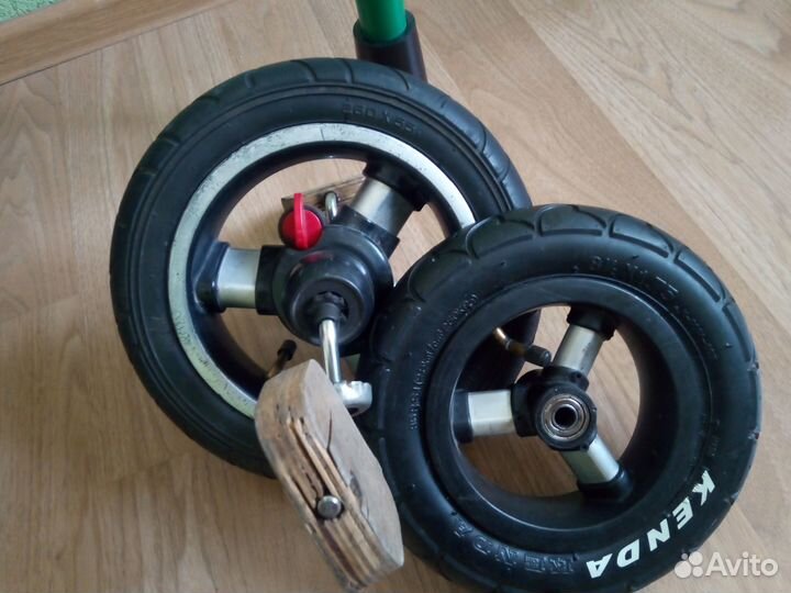 Колесо для велосипеда с педалями