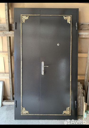 Дверь входная двухстворчатая новая