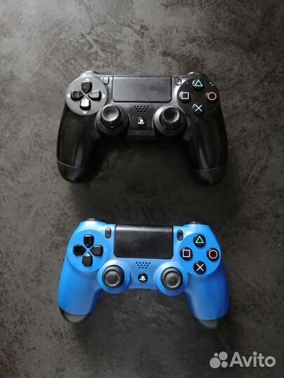 Sony PlayStation 4 + два джойстика