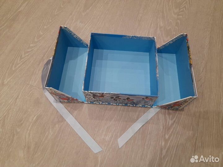 Подарочная коробка