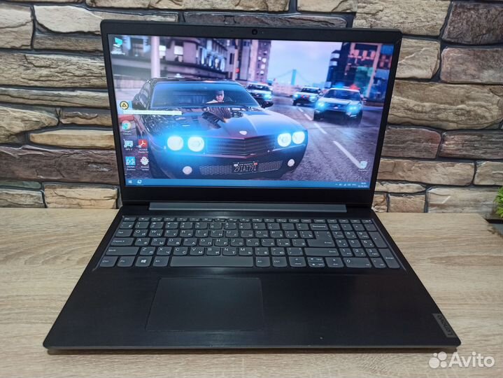 Резвый игровой ноутбук Lenovo