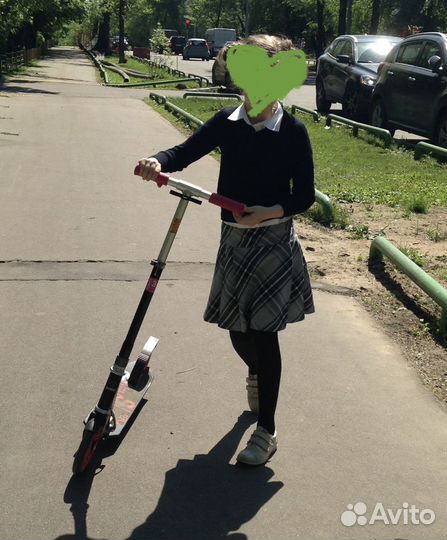 Блузка и джемперы для девочки Benetton (для школы)