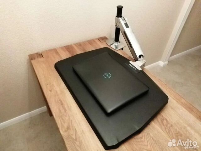 Ergotron Workfit-P. Регулируемая высота для ноута