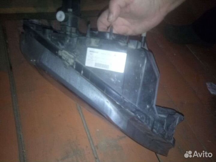 Фара передняя для рено логан