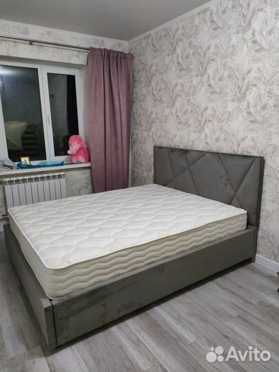 Кровать