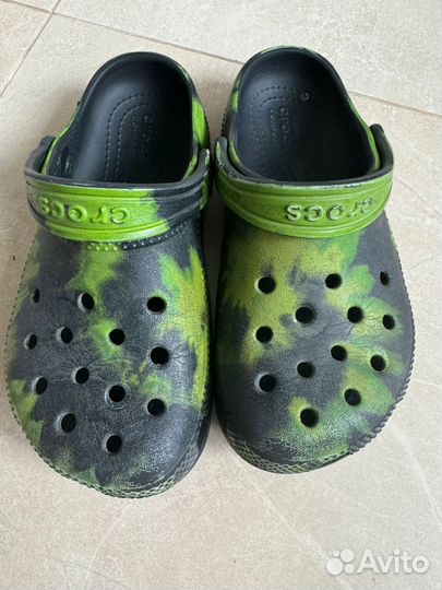 Crocs. C12