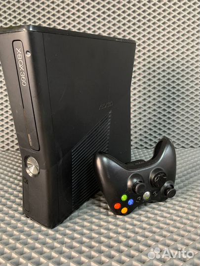 Xbox 360 S Console прошитая (29 игр)