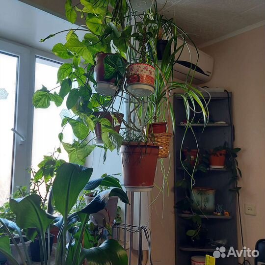 Подставка для цветов напольная металлическая