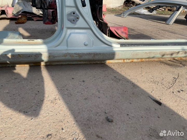 Порог правый Hyundai Elantra XD G4ED 2004