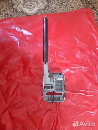 Рычаг ручника volkswagen touran 2011год