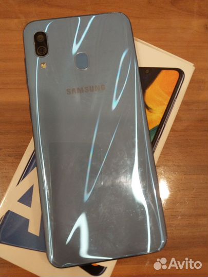 Samsung Galaxy A30, 4/64 ГБ