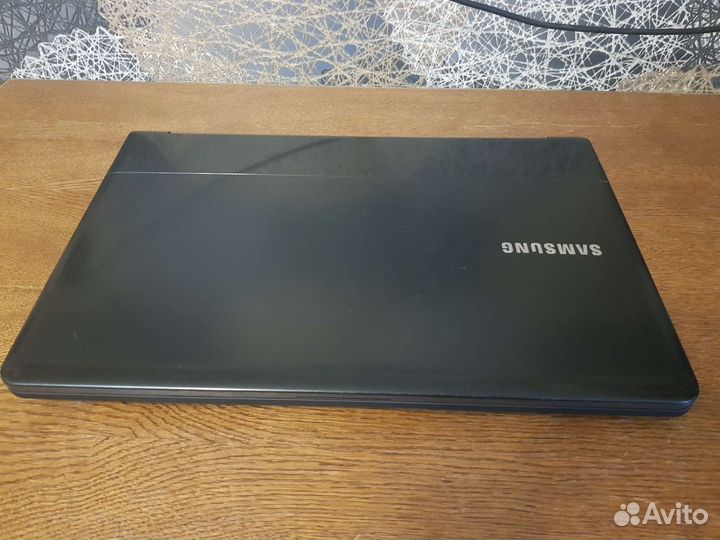 Samsung 17.3 /Core i3-2328M /GeForce 520