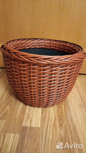 Кашпо из искусственного ротанга