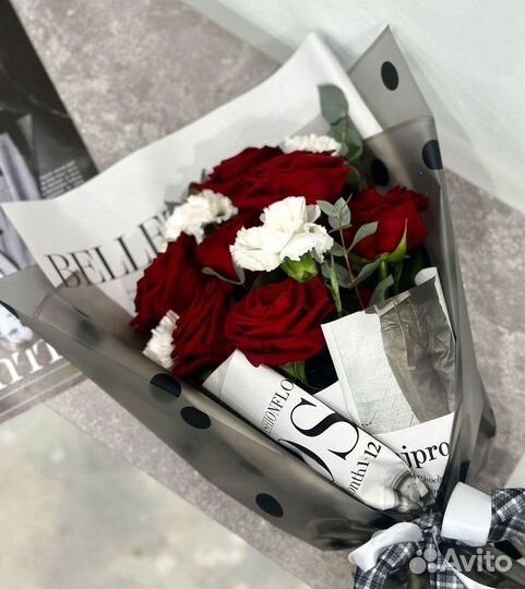 Красные крупные розы