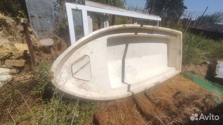 Лодка стеклопластиковая