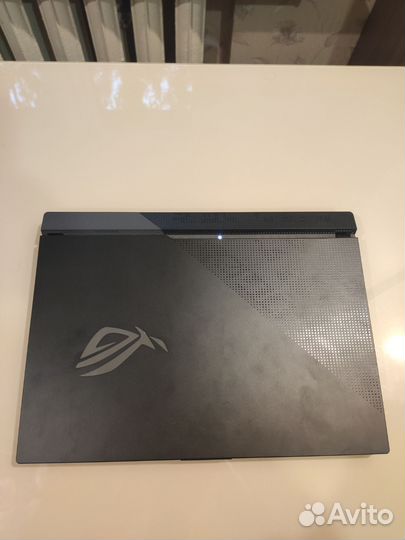 Asus ROG Strix Scar 15, 300hz, rgb
