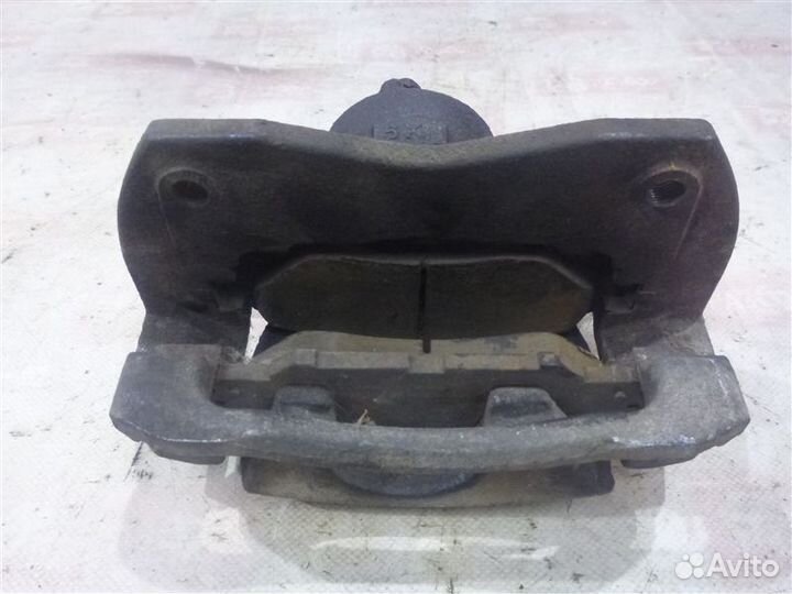 Суппорт передний правый Toyota Rav4 ACA30 1azfe