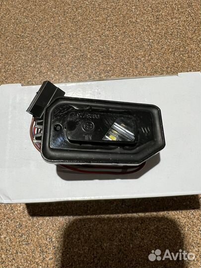 Подсветка зеркала правая Mercedes Benz W213