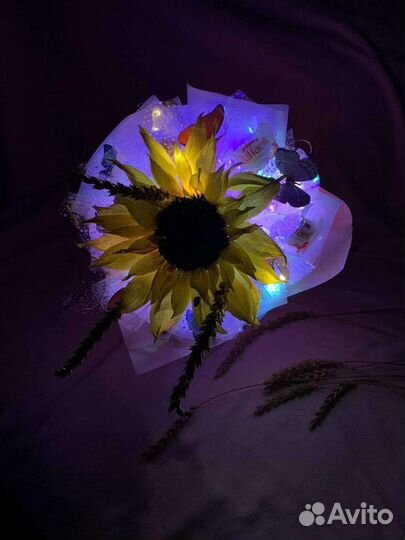 Букет цветов и бабочек