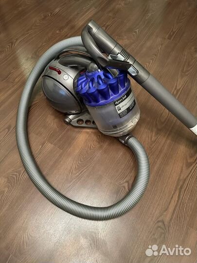 Пылесос на запчасти dyson