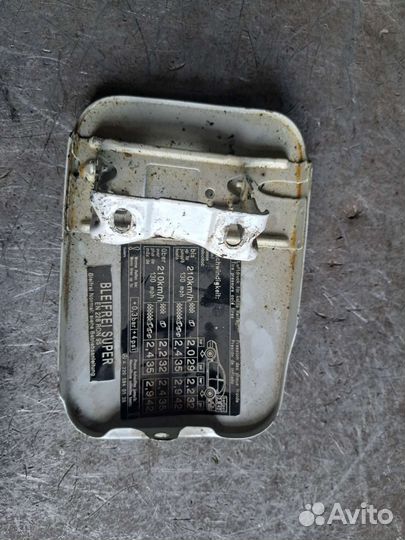 Лючок бензобака Mercedes w220