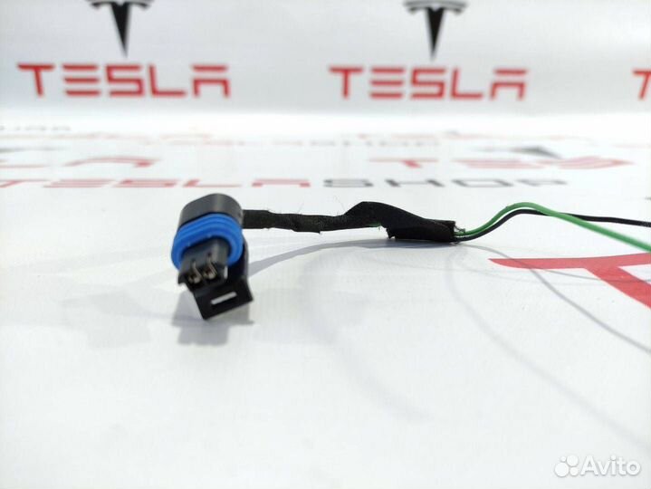 Разъем (фишка) проводки Tesla Model Y 2020