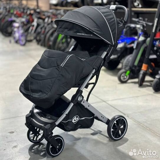 Легкая прогулочная коляска Luxmom T9 новая