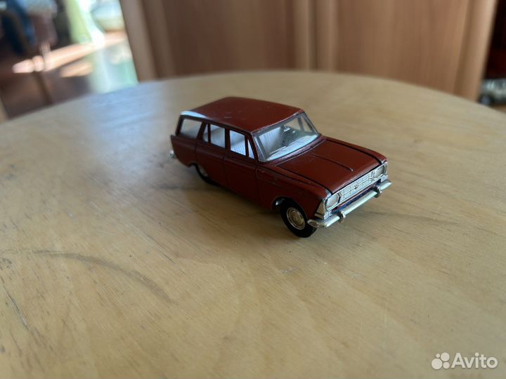 Модель автомобиля москвич 427 1/43
