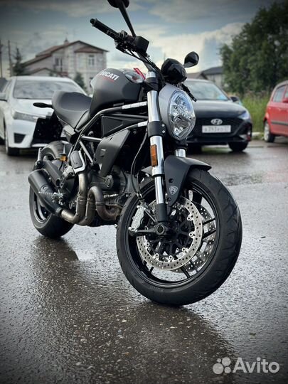 Ducati Monster 797 black