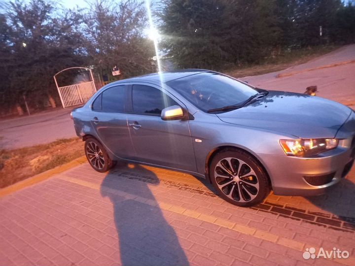 R18 Gold-Gum GP 9000 245/40, PCD 5x114.3 DIA 73.1