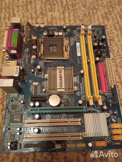 Материнская плата с процессором и памятью