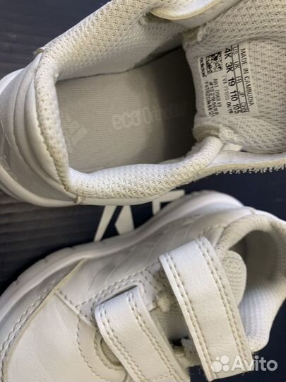 Кроссовки Adidas