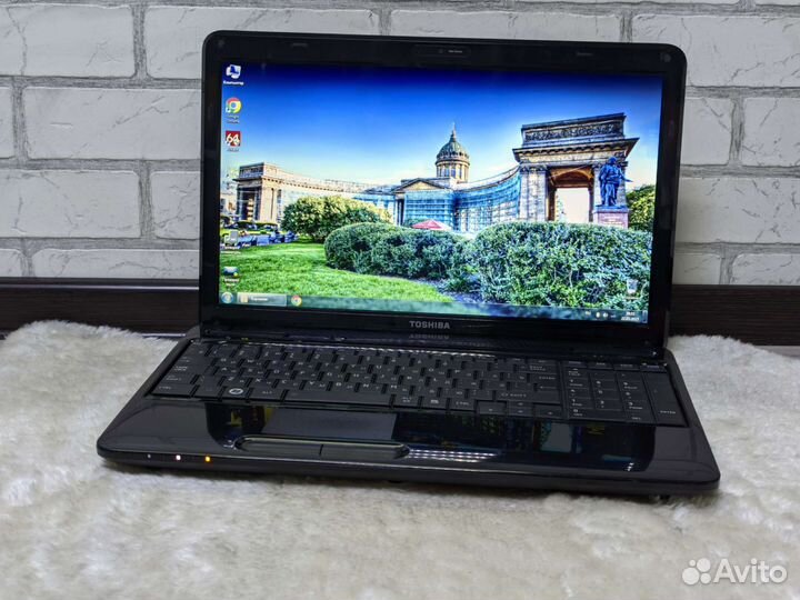 Toshiba / Phenom II P820 /HD5650 /6GB DDR3 /500Gb