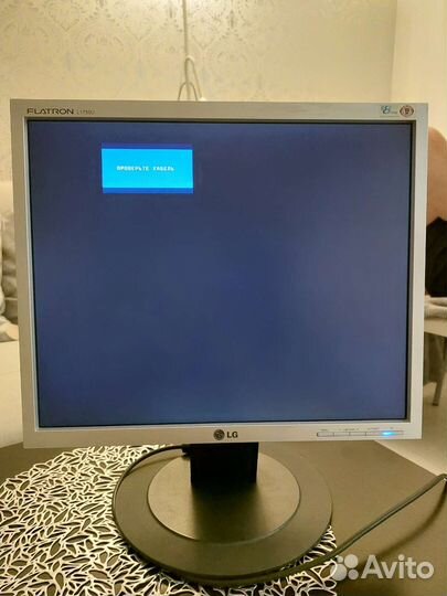 Монитор LG flatron L1750U