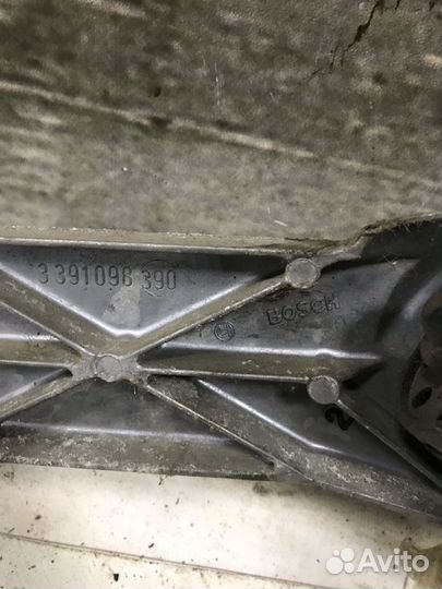 Трапеция стеклоочистителя с мотором Mercedes W220