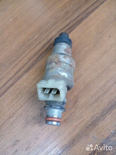 Форсунка инжекторная Mitsubishi Pajero