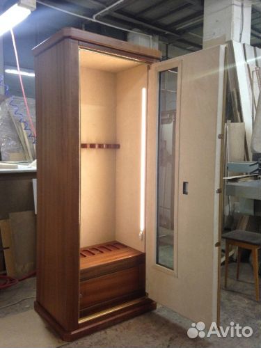 Оружейный сейф с бронестеклом на 8 стволов 