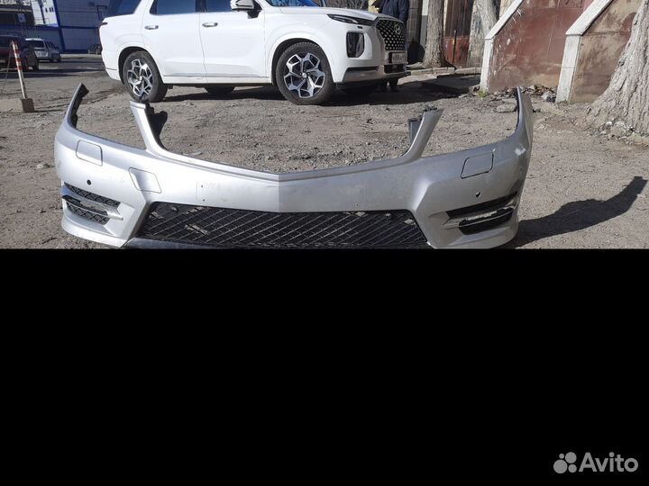 Бампер передний 2011 год,AMG Mercedes Benz c- 204