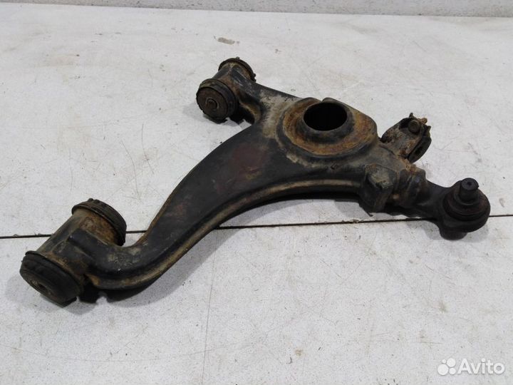 Рычаг передний правый нижний