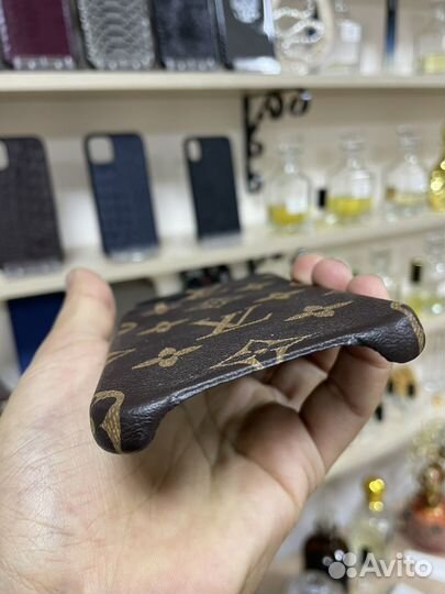 Чехол на iPhone 13 Louis Vuitton