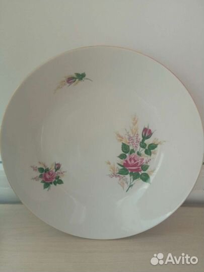 Тарелки и посуда различная