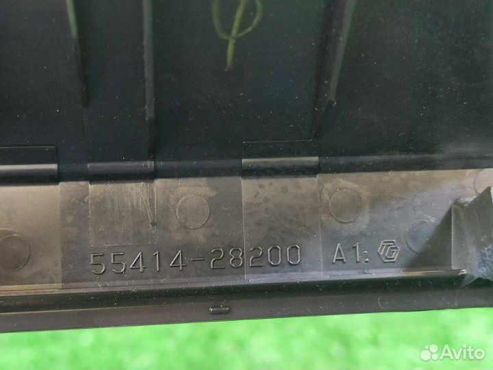 Консоль магнитофона Toyota Voxy/Noah/Esquire