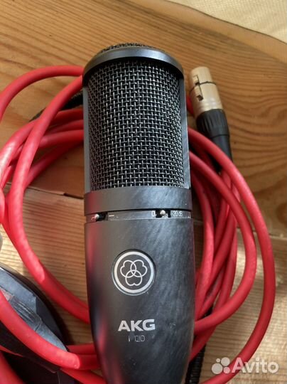Студийный микрофон akg p120