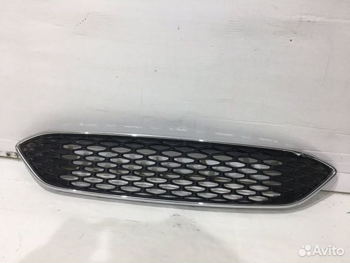 Форд Фокус 3 решетка радиатора 2015-2018г