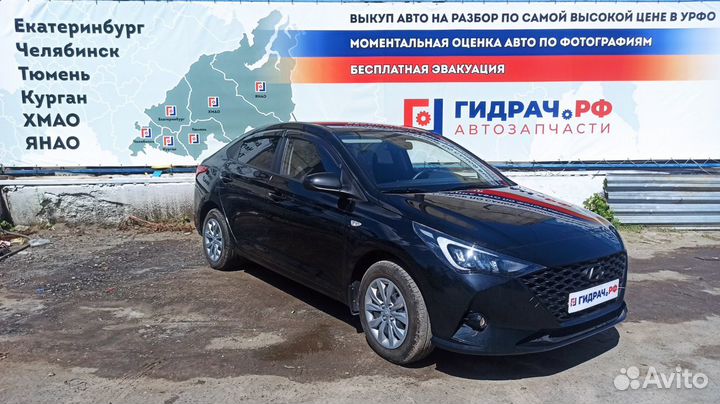 Брызговик задний правый Hyundai Solaris 2 86828-H5