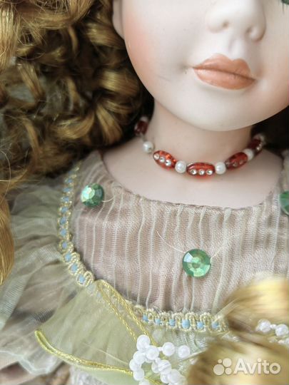 Кукла фарфоровая большая