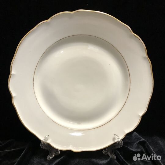 Тарелки столовые Братья Корниловы