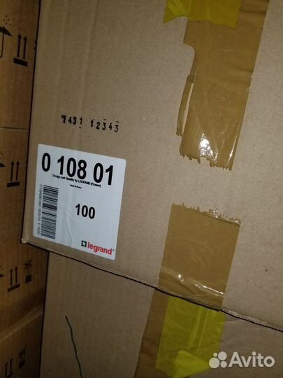 Накладка на стык крышки 65 мм Legrand 010801