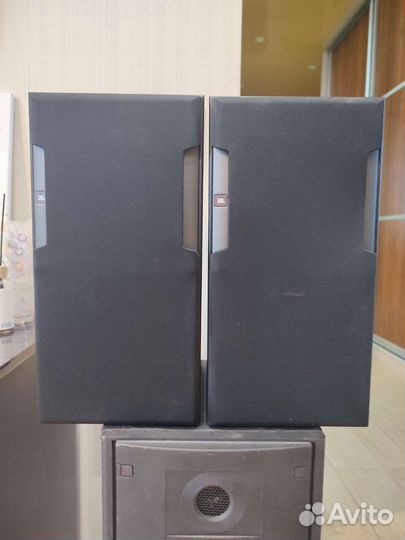 Колонки полочные JBL HMS 610