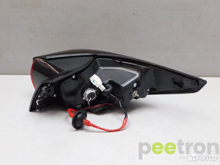 Б/У Б/У Фонарь задний наружный левый новая